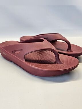 Oofos OOriginal Sandals Thongs Post Toe Mauve Red Unisex Womens 10 Mens 8 Beach